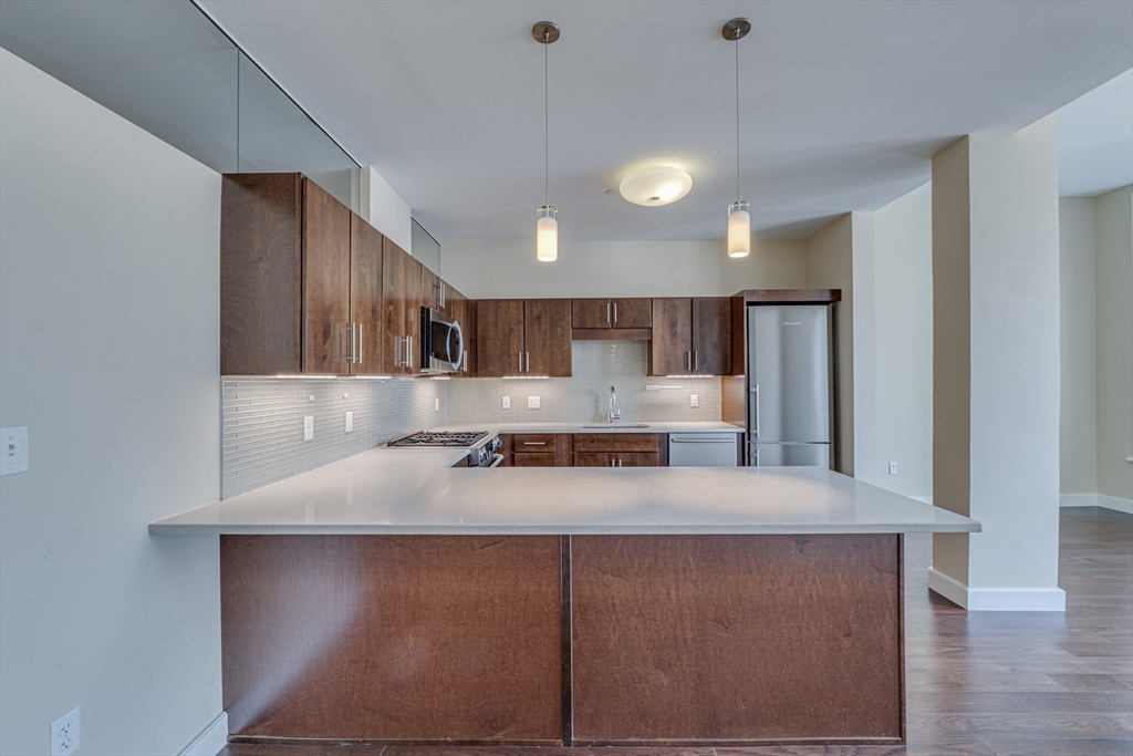 43 Westland Ave # 409