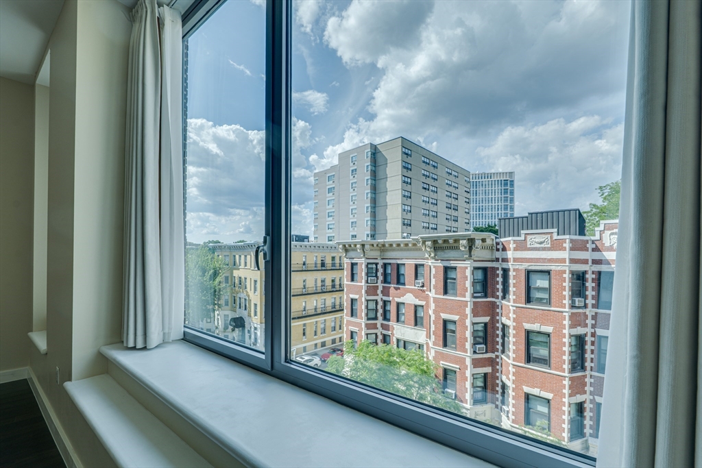 43 Westland Ave # 409