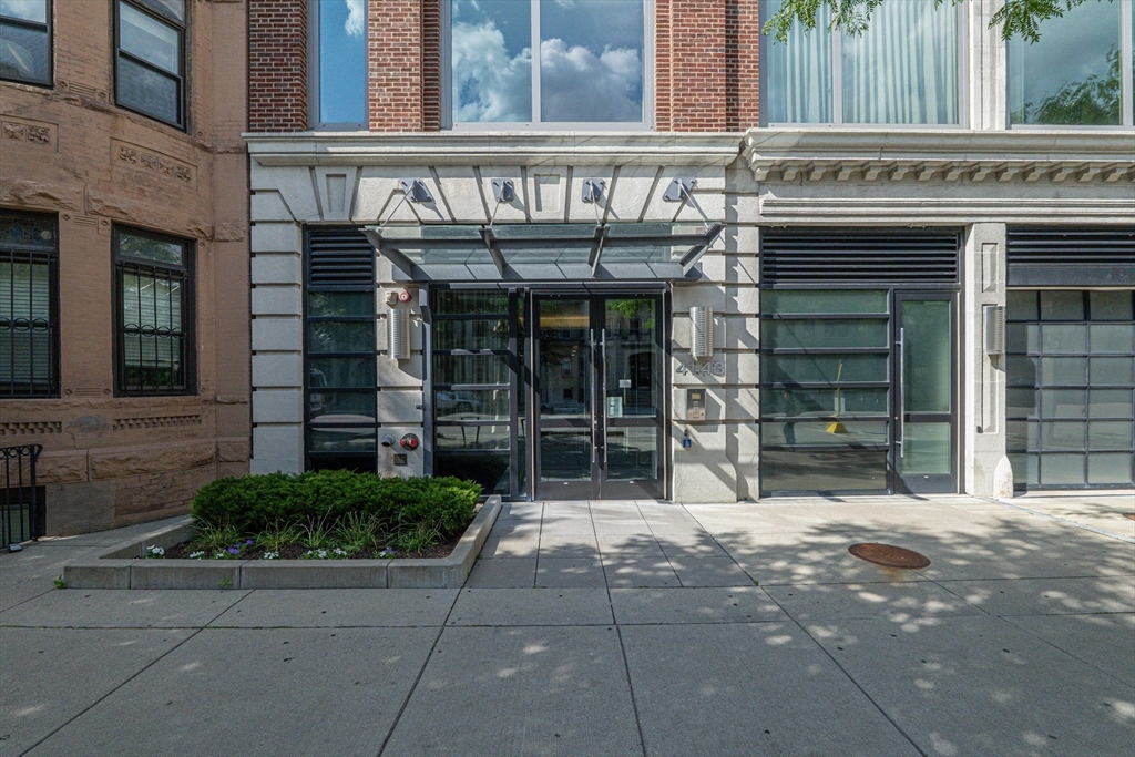 43 Westland Ave # 409