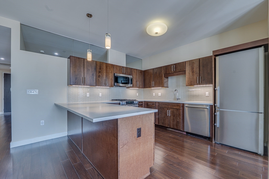 43 Westland Ave # 409