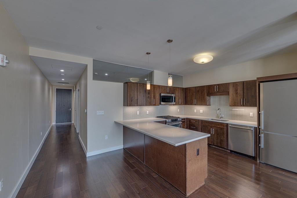 43 Westland Ave # 409