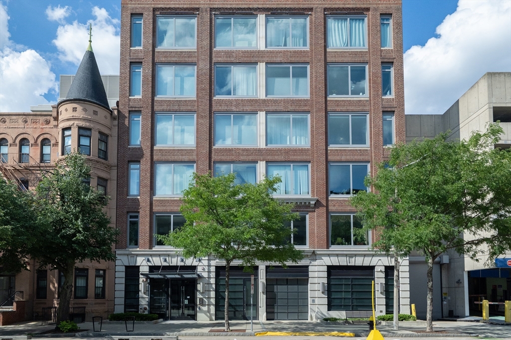 43 Westland Ave # 409