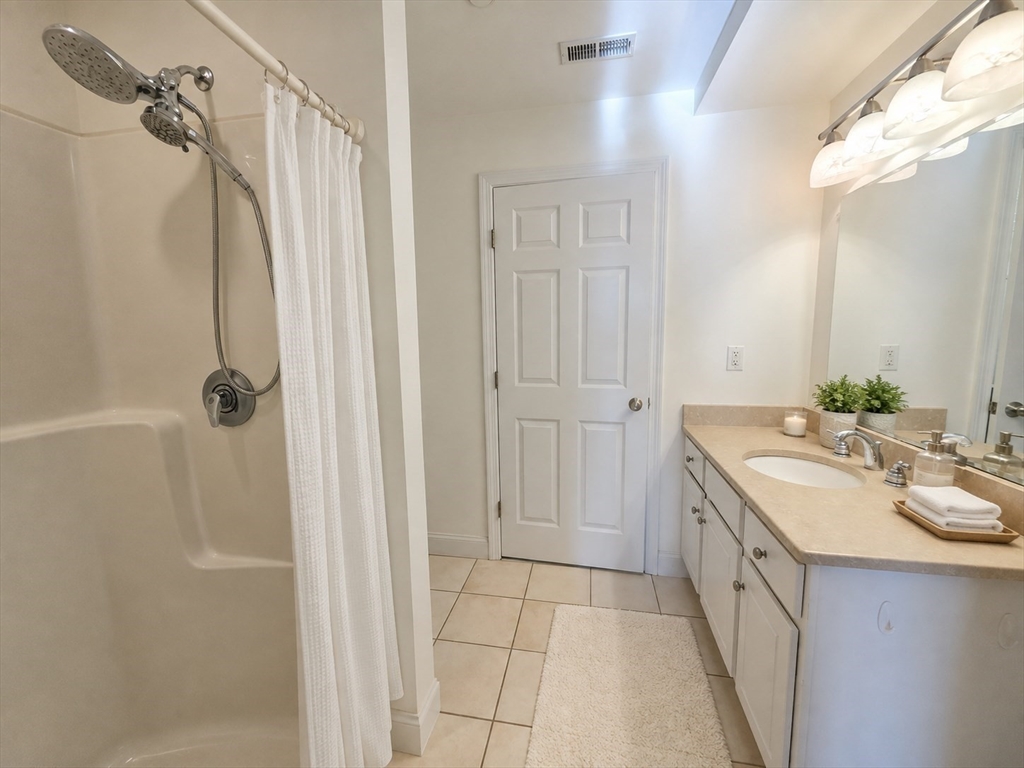 120 Wyllis Ave # 222