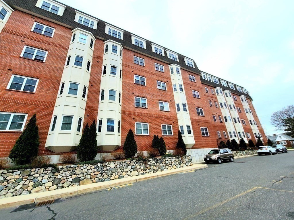 120 Wyllis Ave # 222