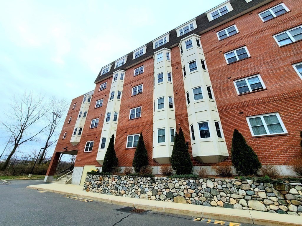 120 Wyllis Ave # 222