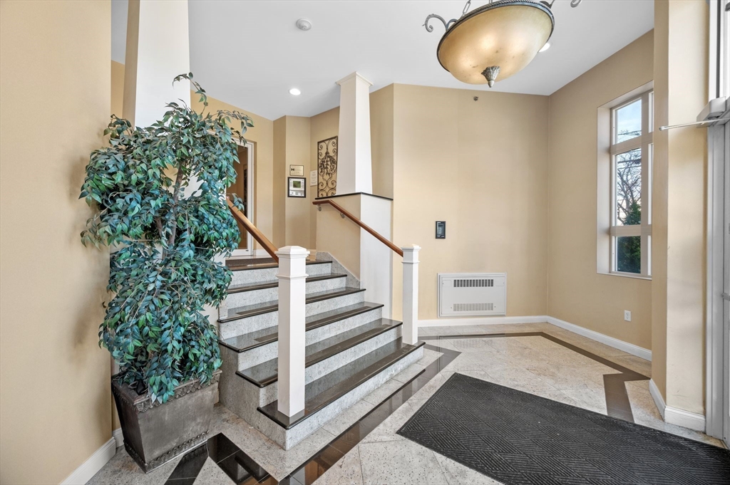 120 Wyllis Ave # 222