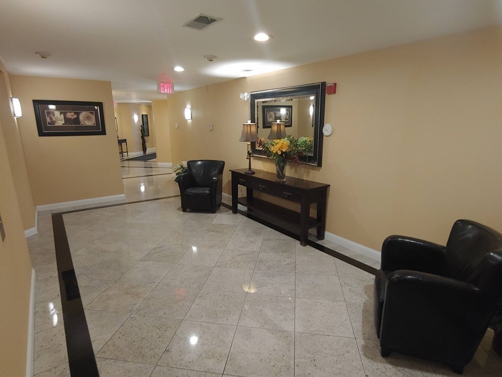 120 Wyllis Ave # 222