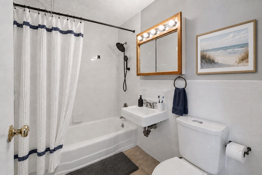 26 Waverly St # 405