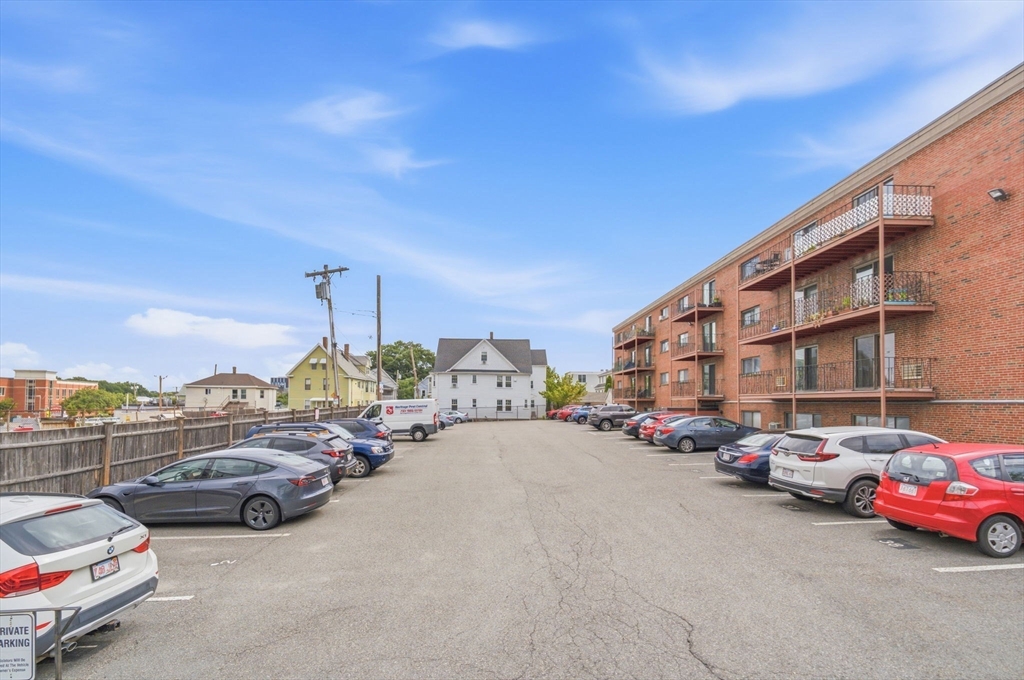 26 Waverly St # 405
