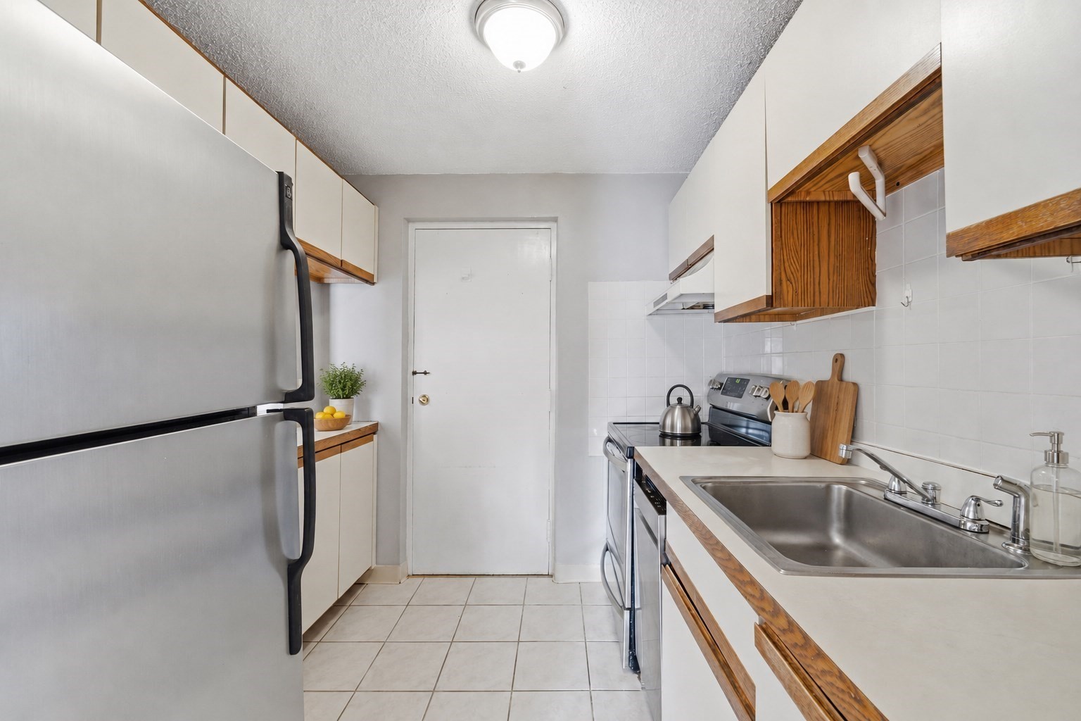 26 Waverly St # 405
