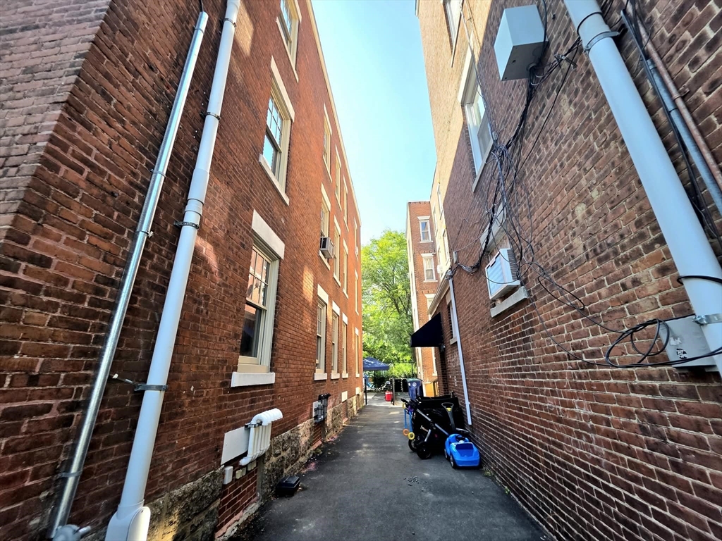 90 Congress St # 4R