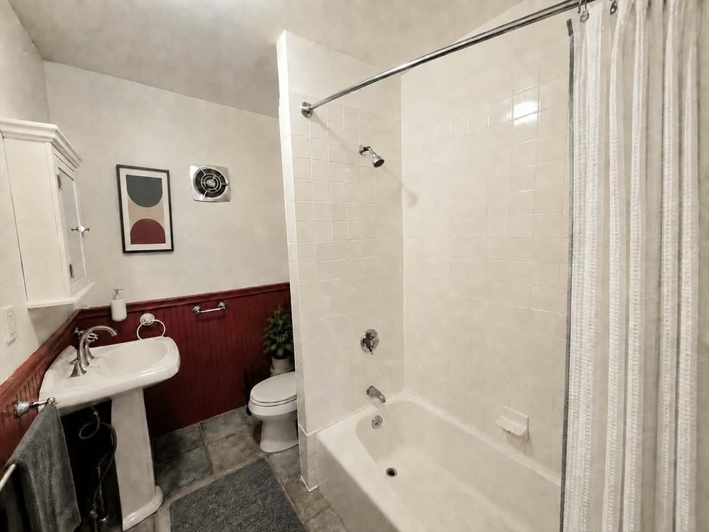90 Congress St # 4R