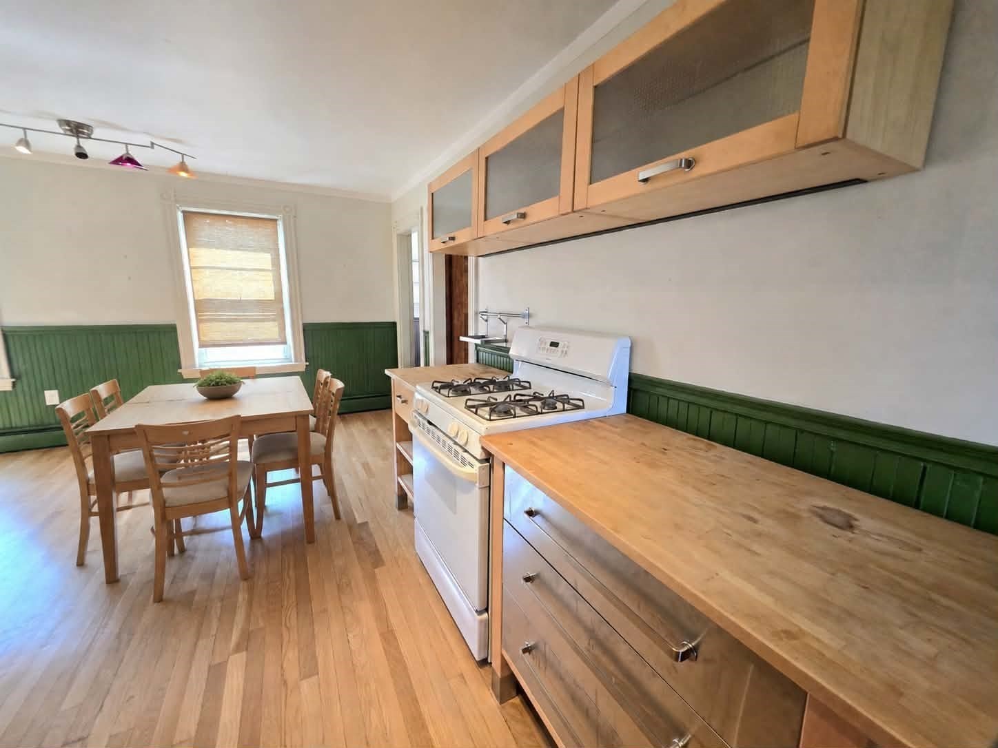 90 Congress St # 4R