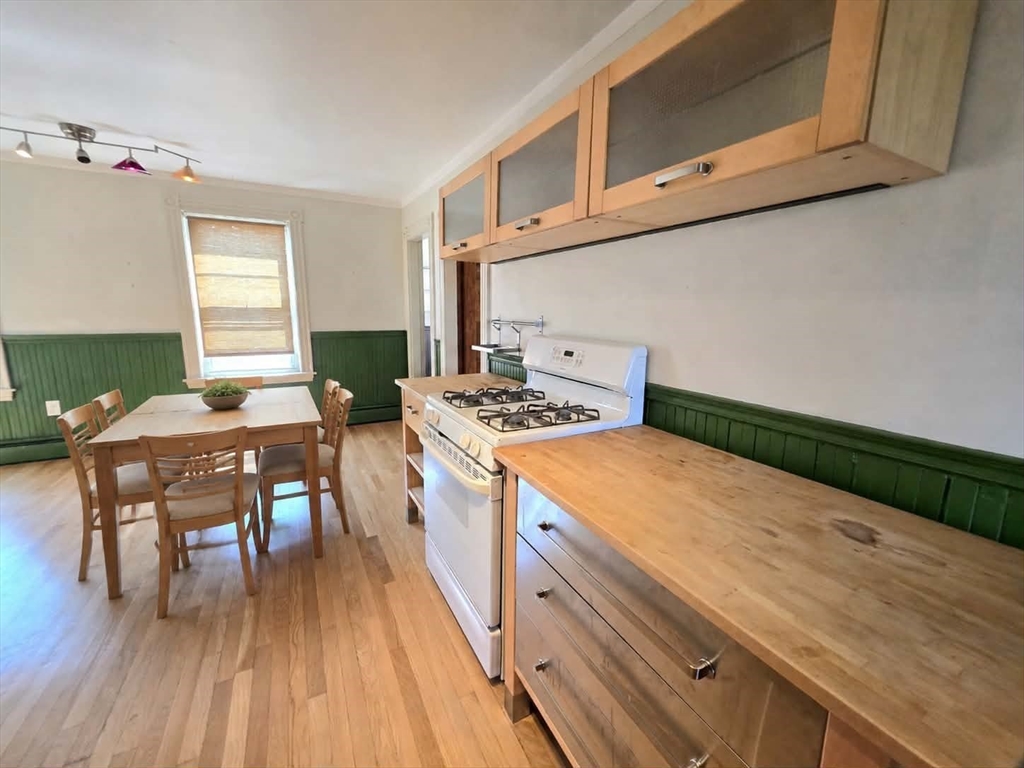 90 Congress St # 4R