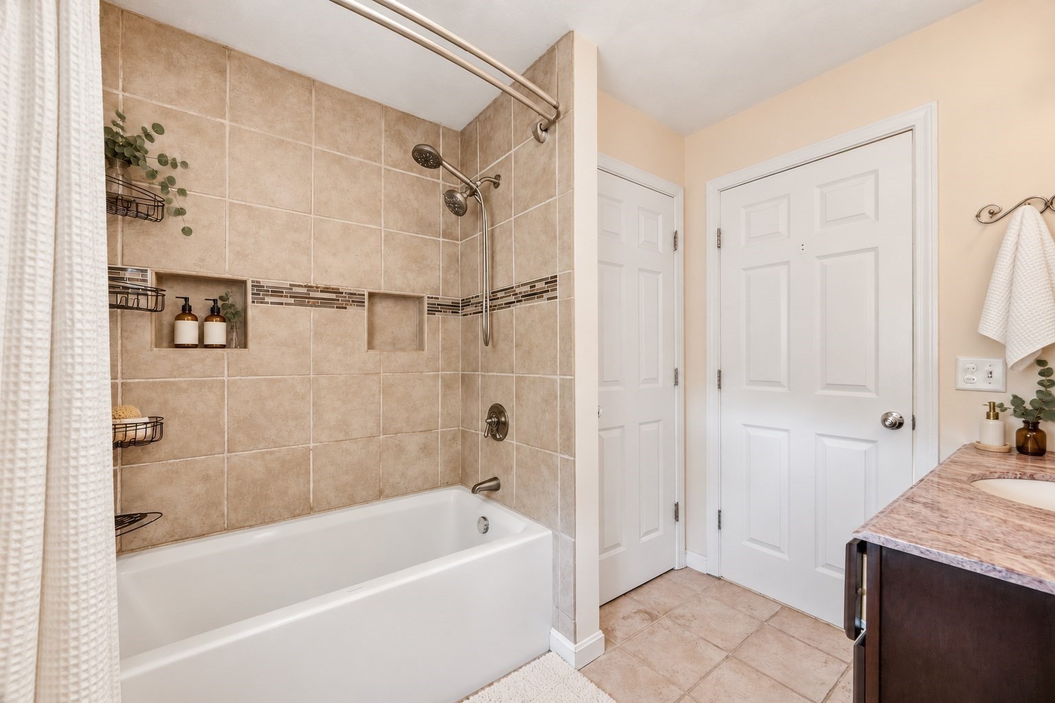 118 Granville Ave # 118