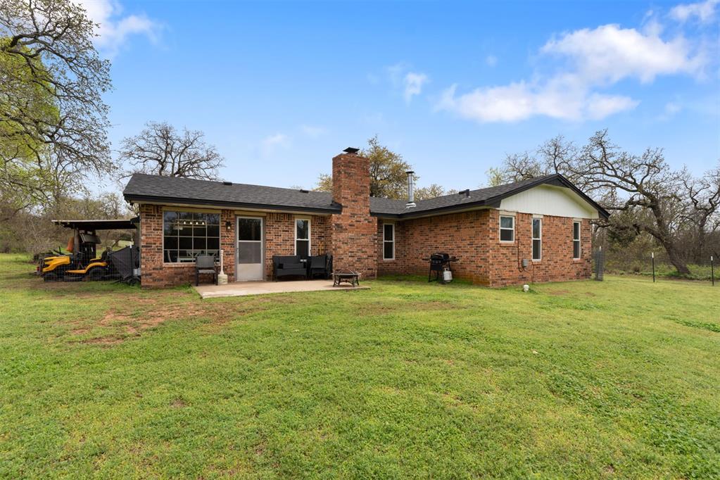 885 Oakridge Drive