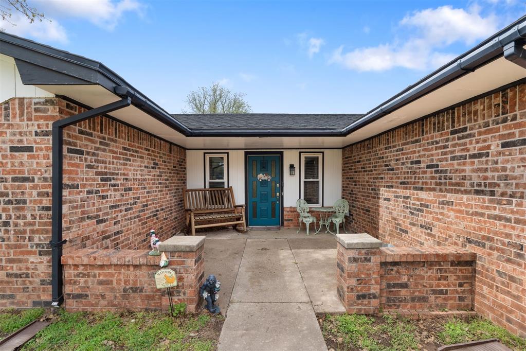 885 Oakridge Drive
