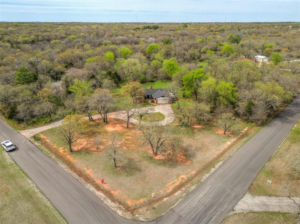 885 Oakridge Drive