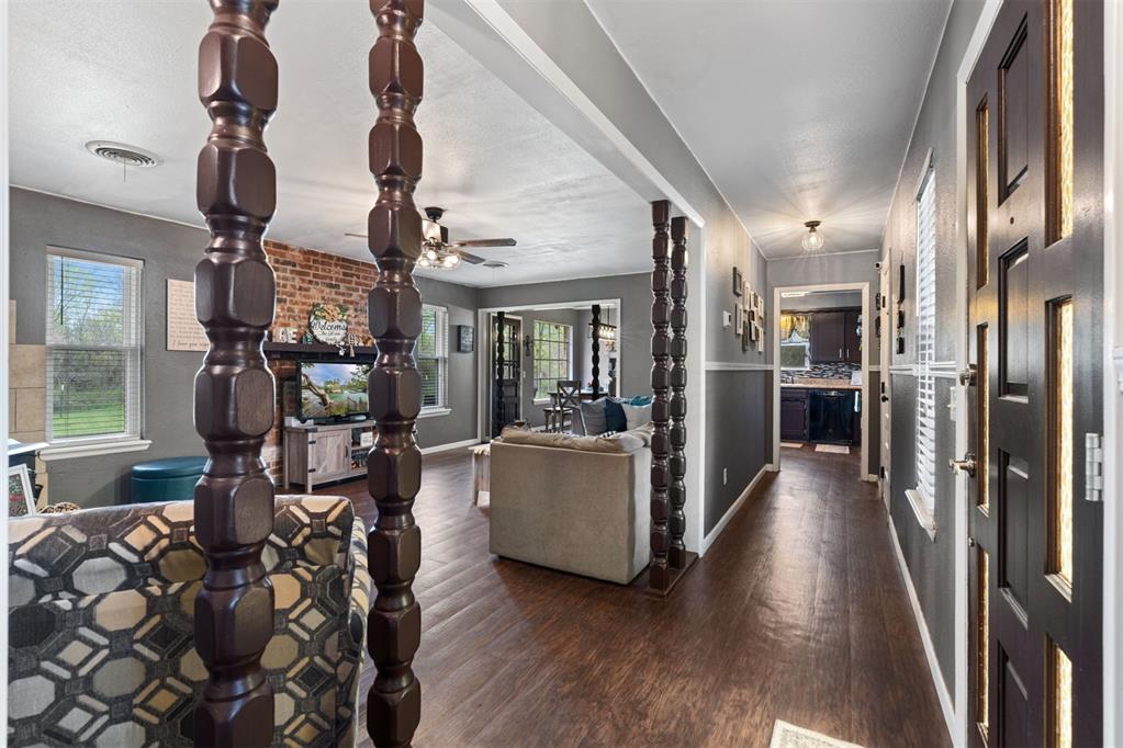 885 Oakridge Drive