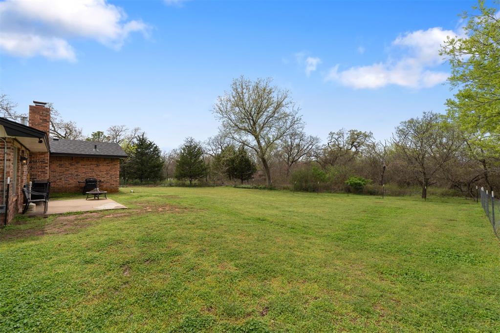 885 Oakridge Drive