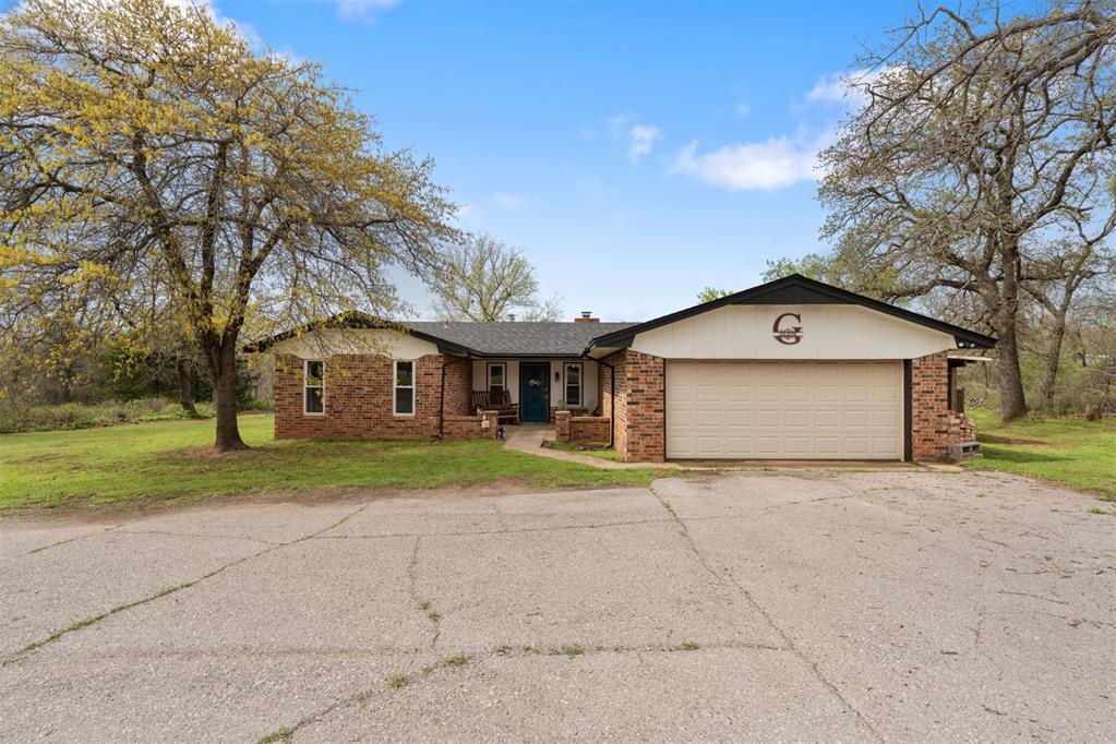 885 Oakridge Drive
