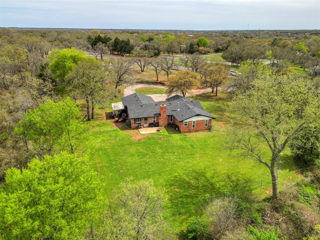 885 Oakridge Drive
