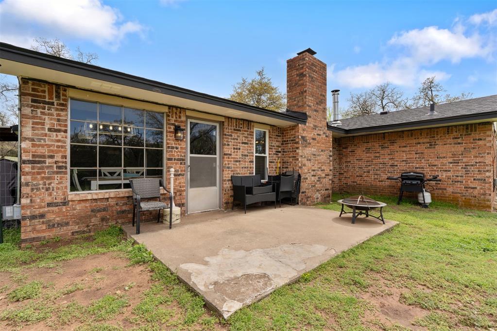 885 Oakridge Drive