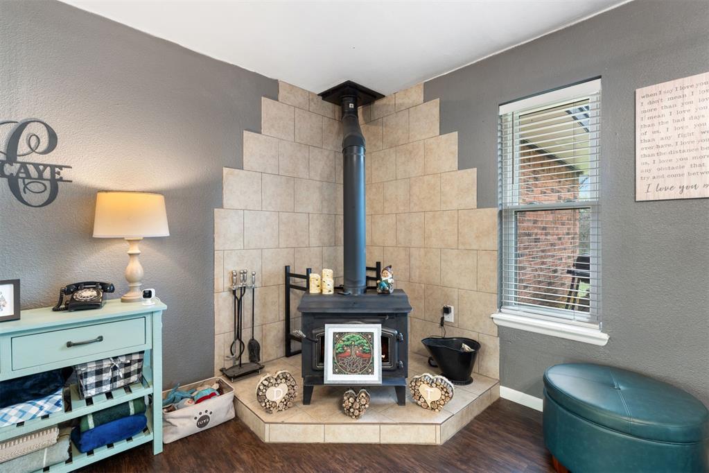 885 Oakridge Drive