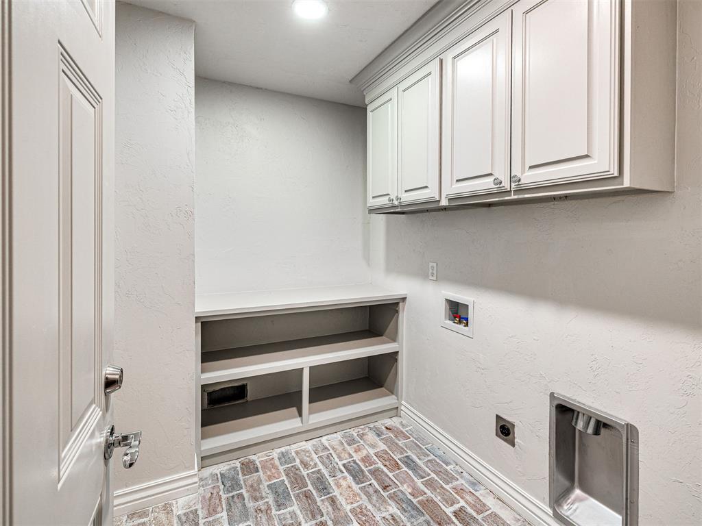 3305 W Rock Creek Road