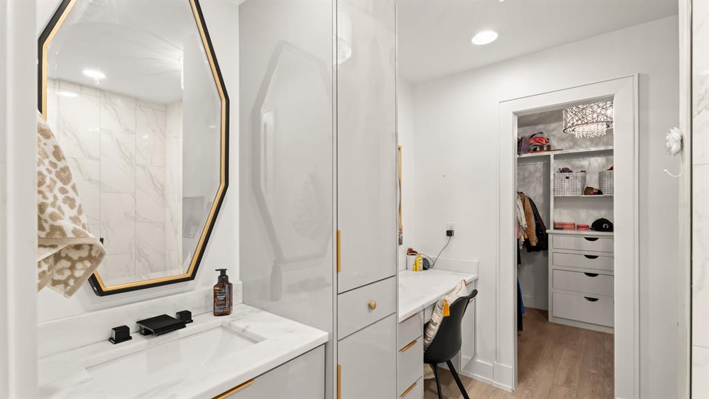 15500 S Drexel Avenue