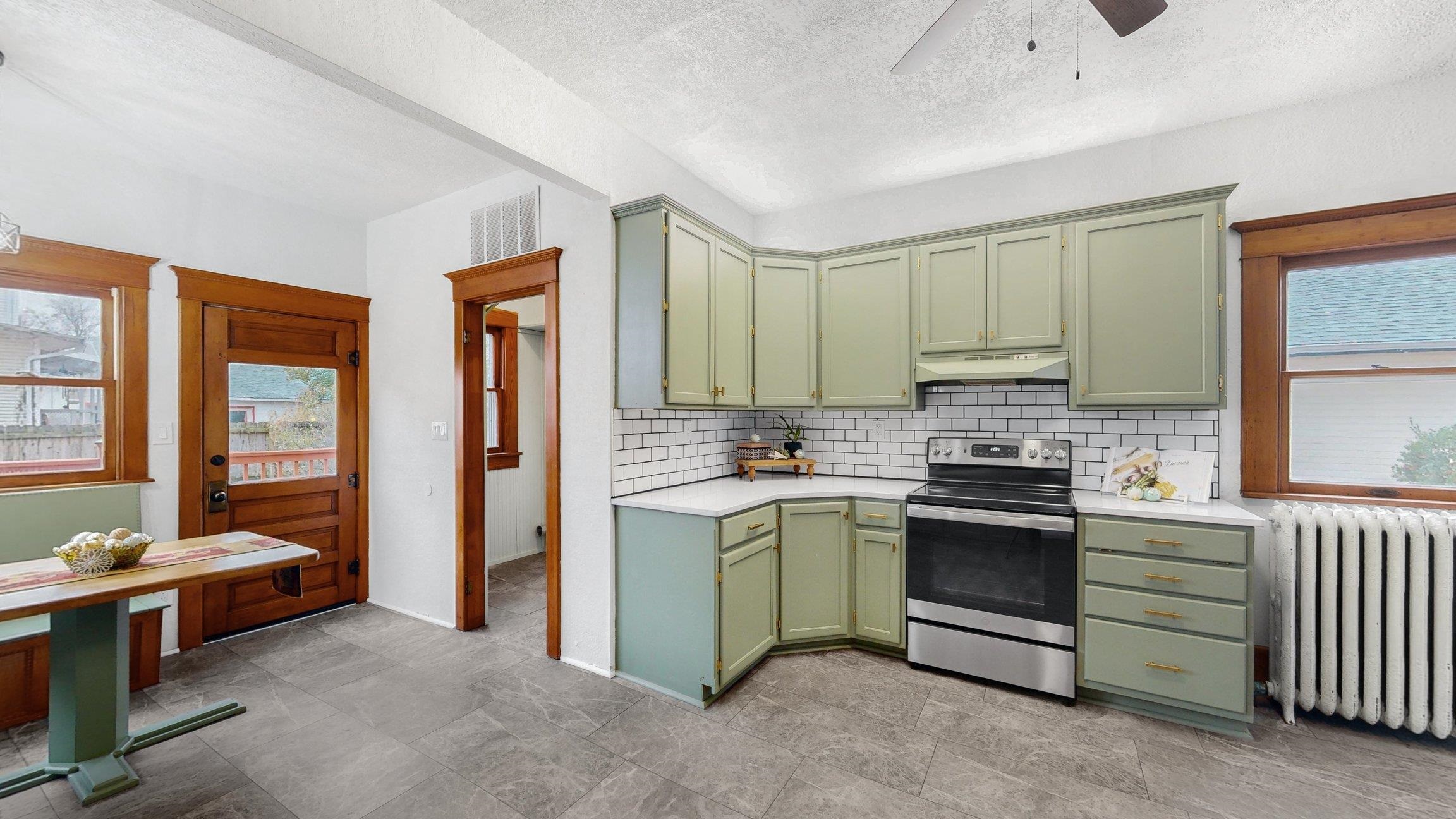 613 N Franklin Ave
