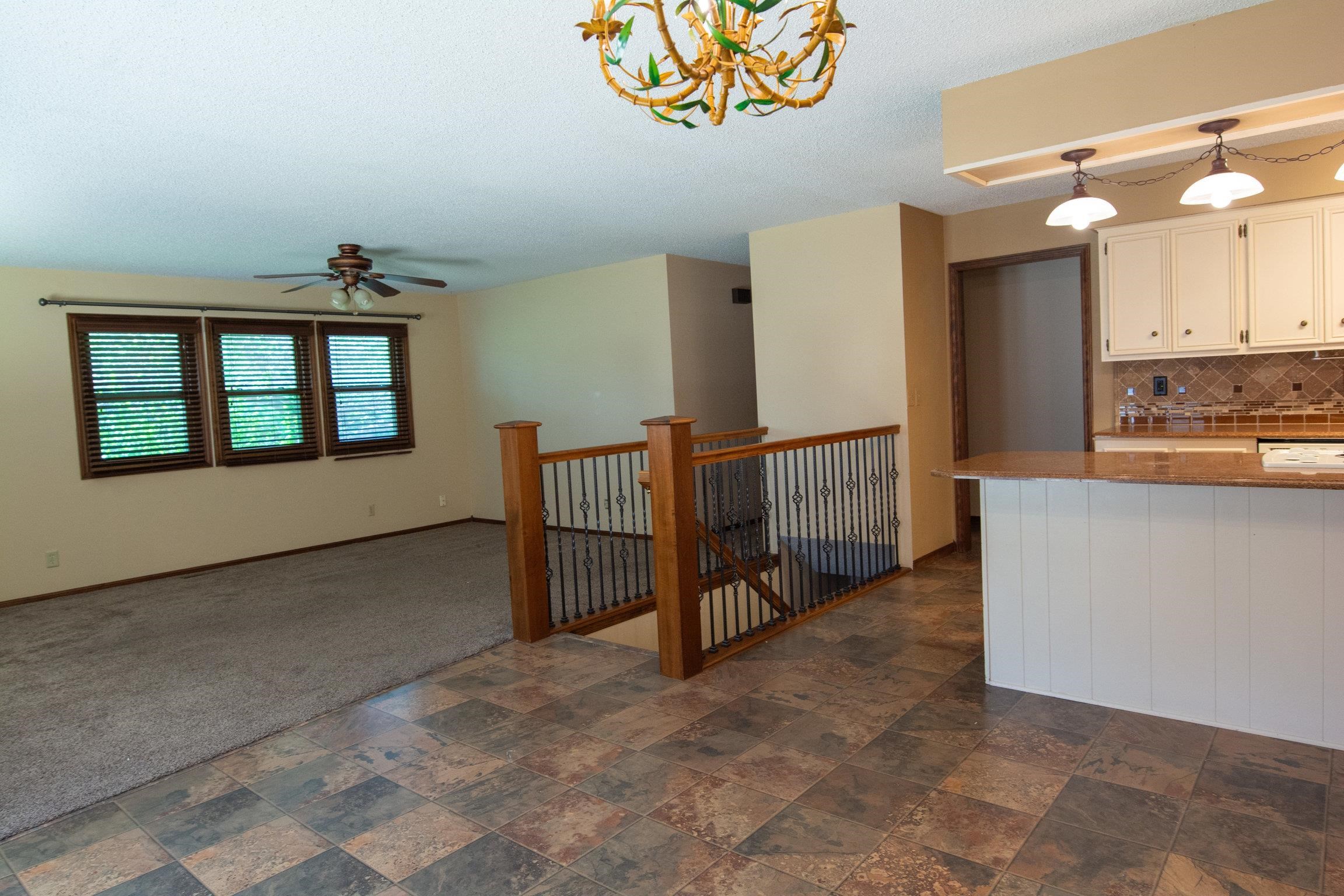 124 N Tarabury Ln