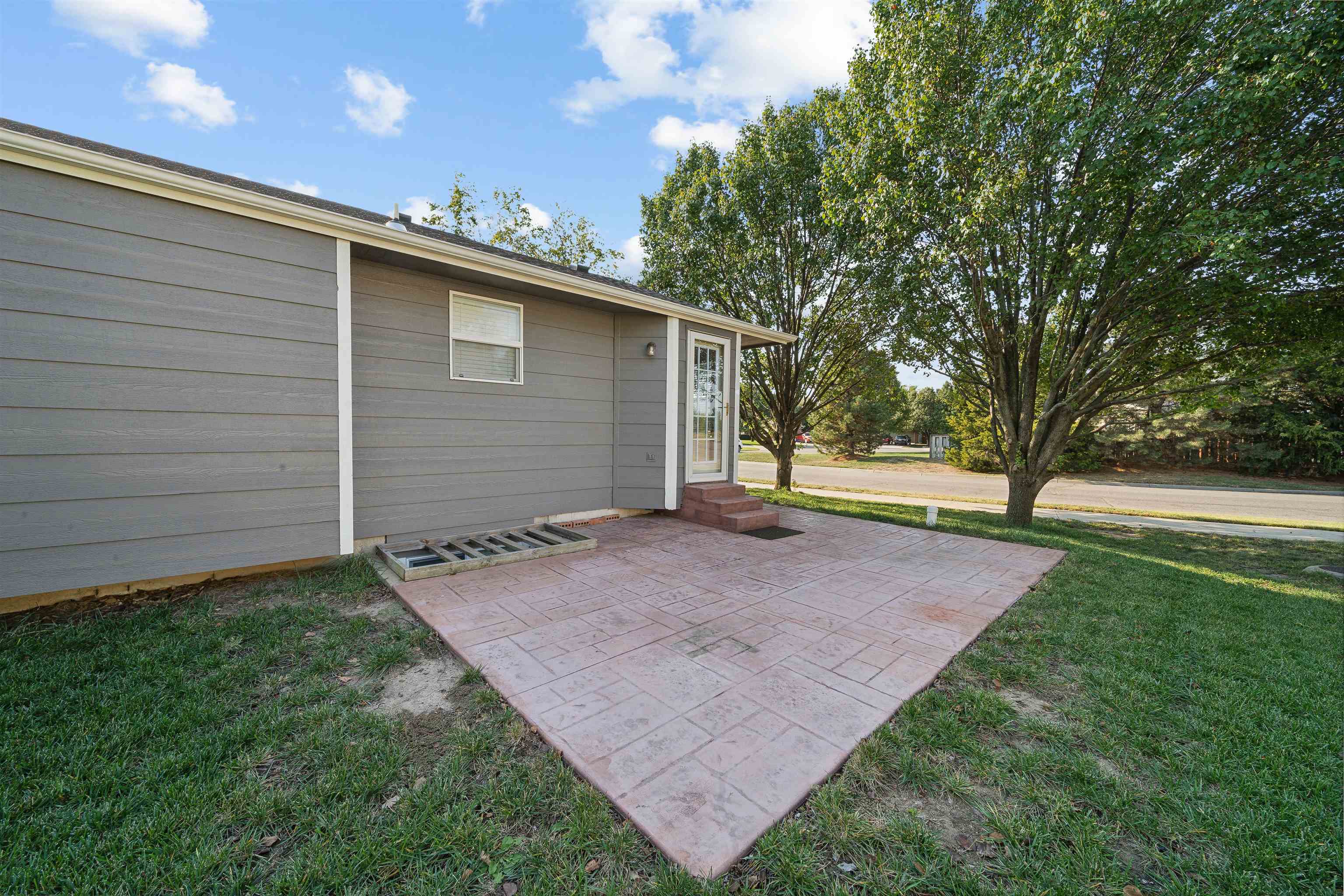 1727 N Juniper Ct