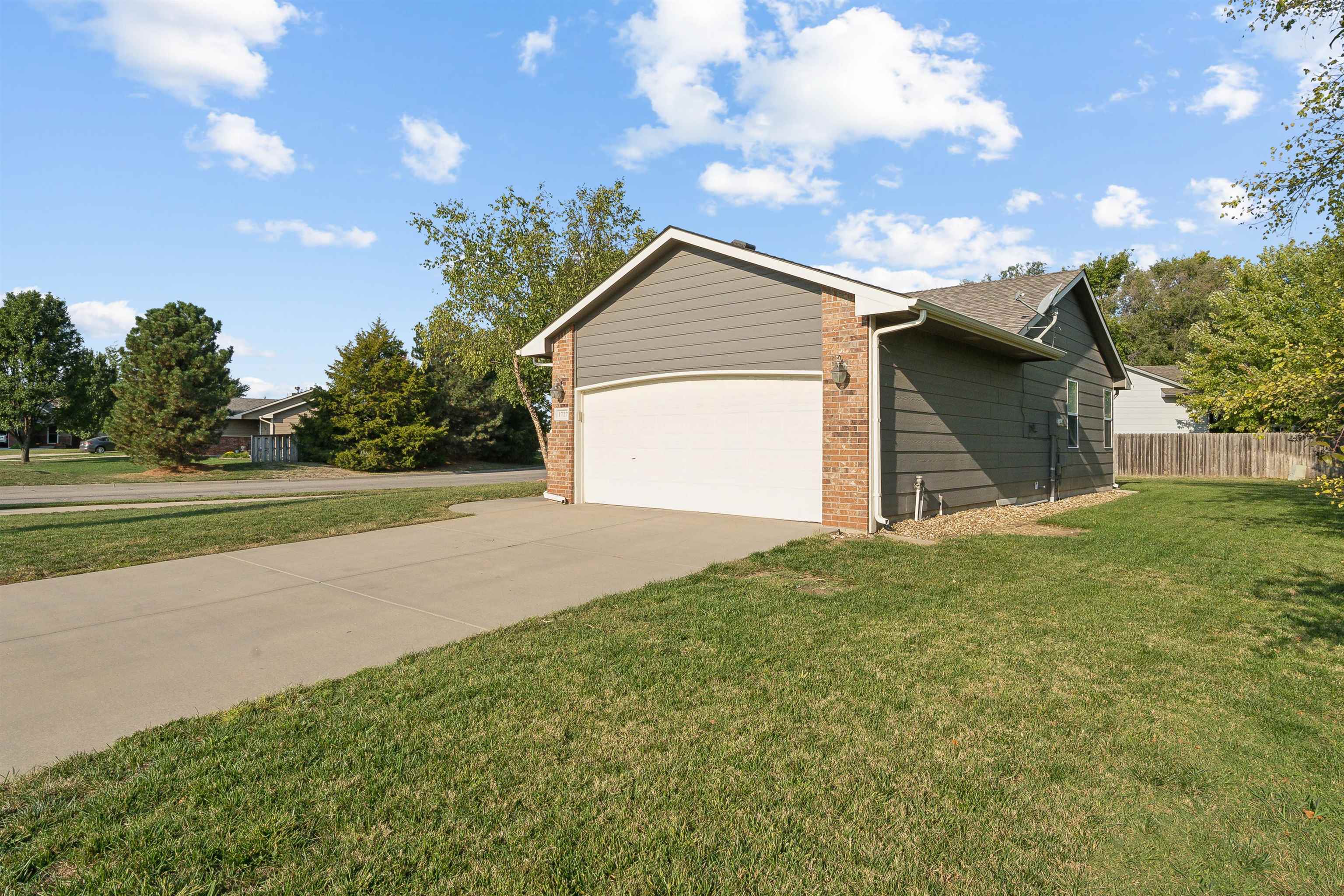 1727 N Juniper Ct