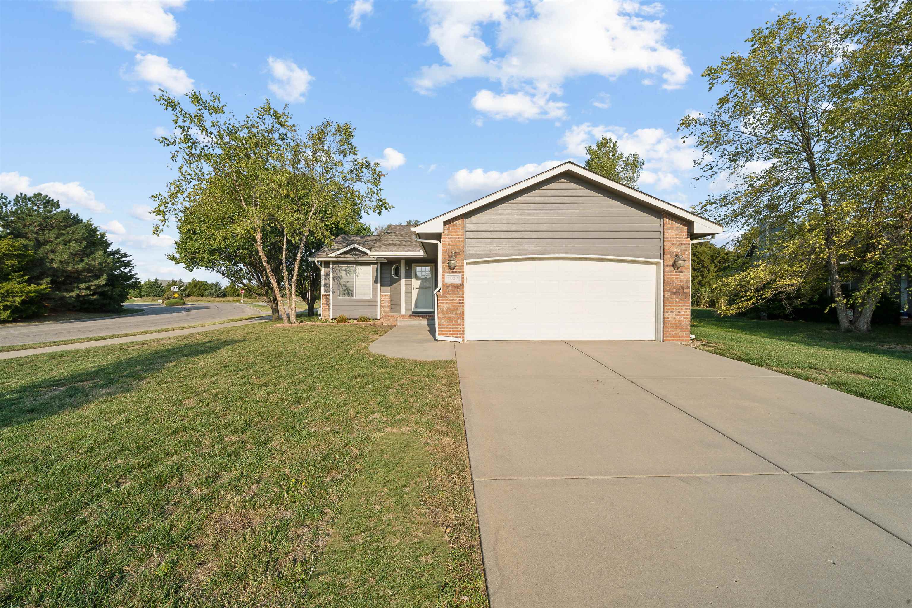 1727 N Juniper Ct