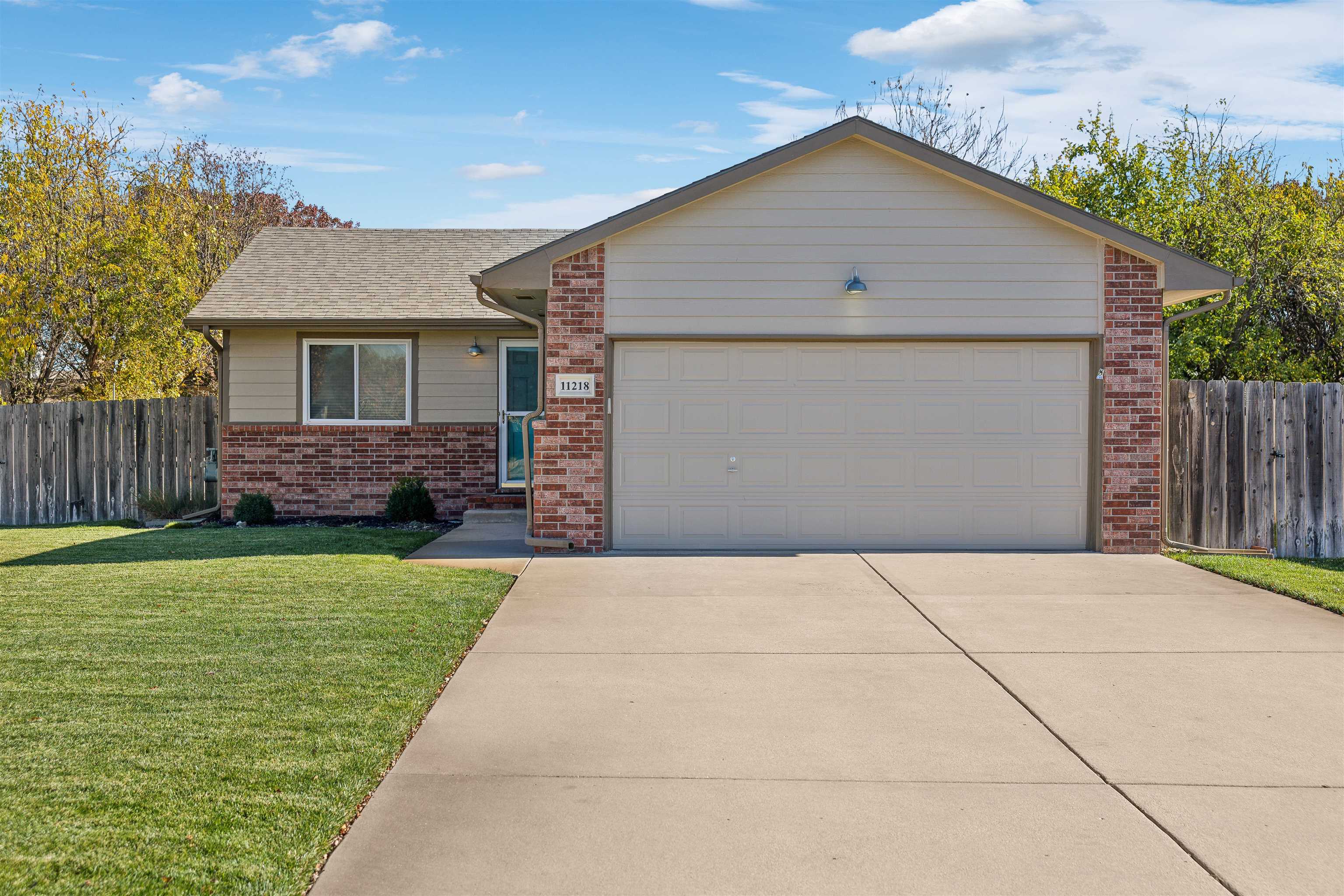 11218 W Carr Ct