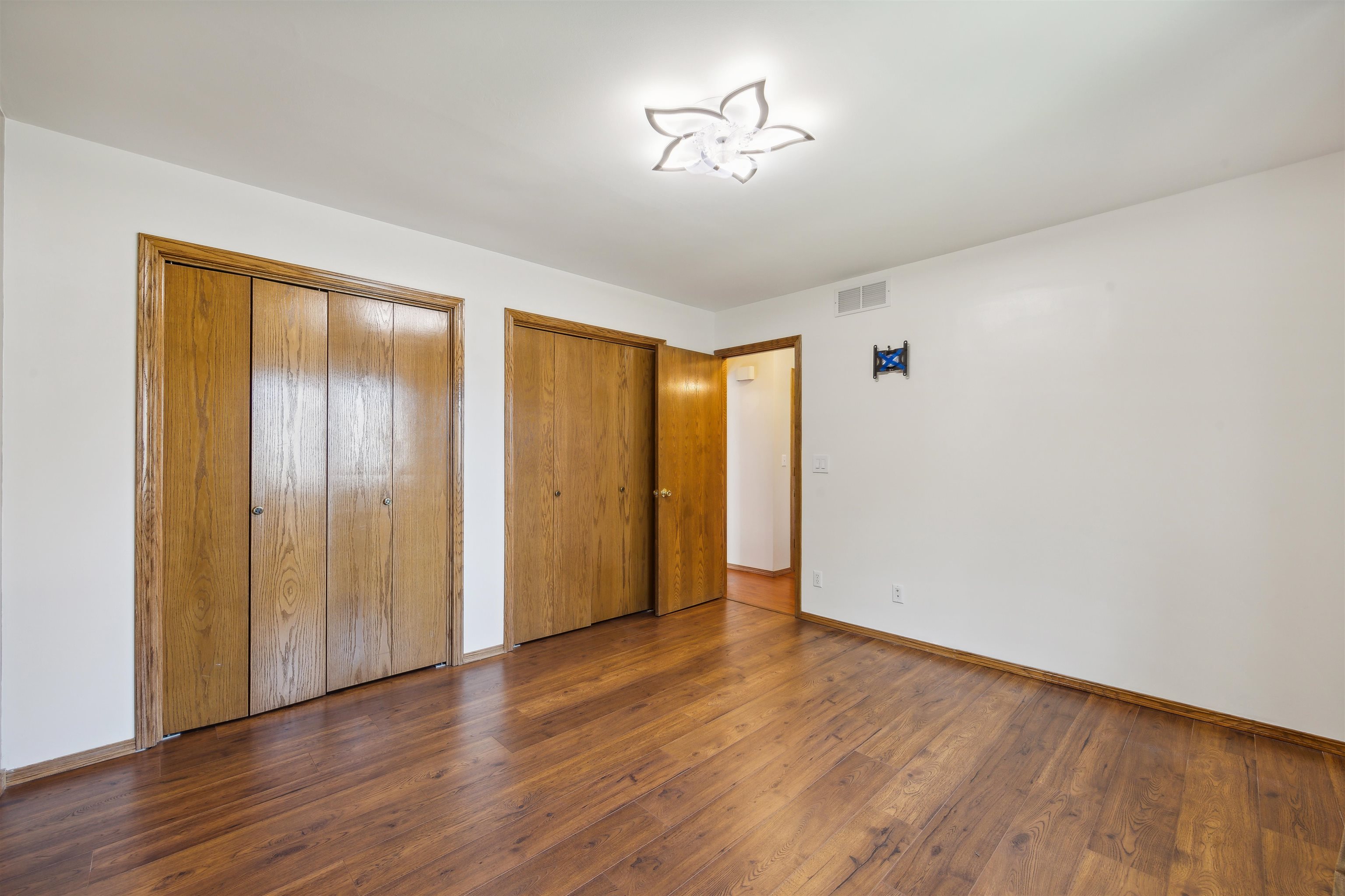 11218 W Carr Ct