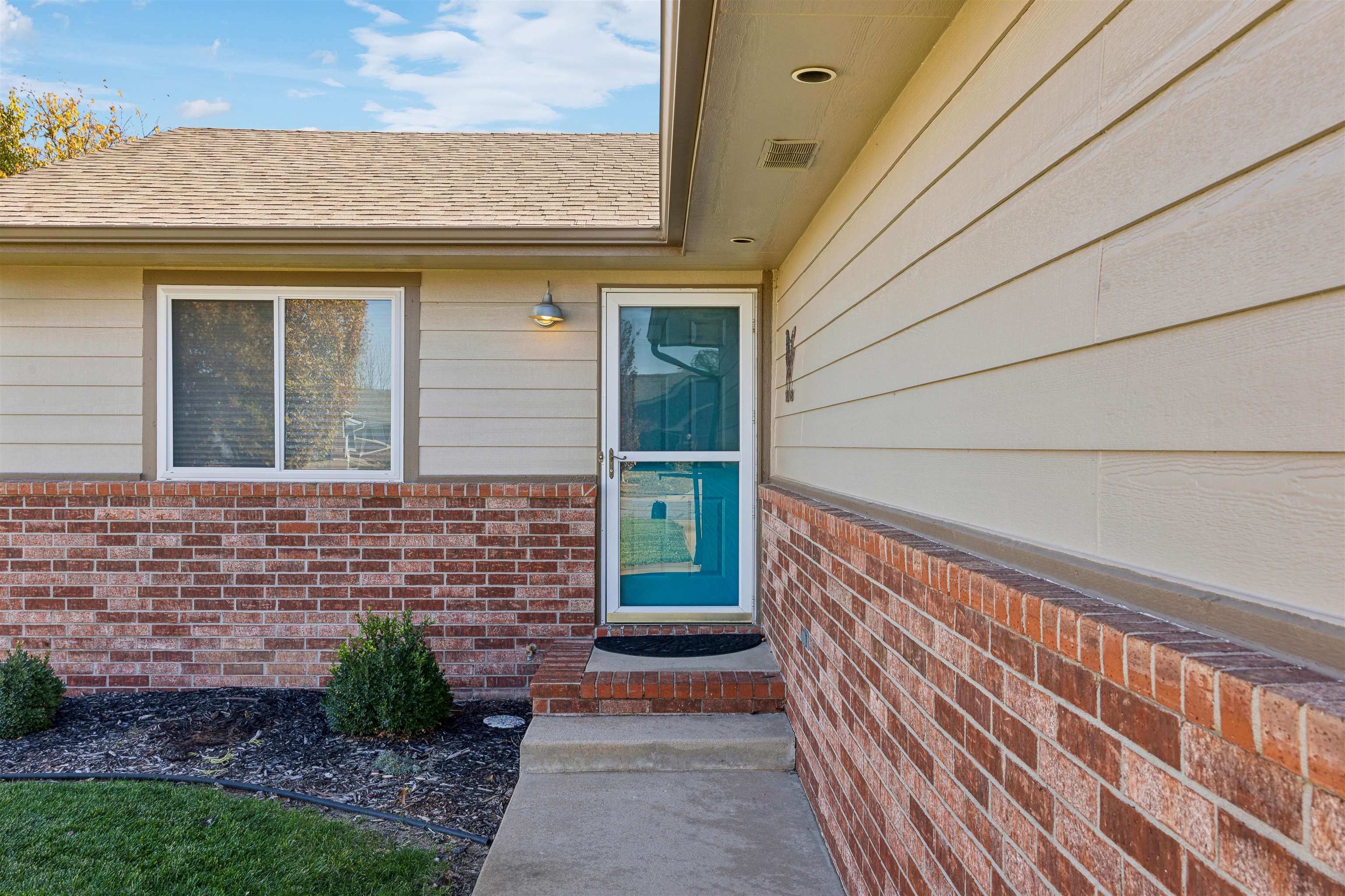 11218 W Carr Ct