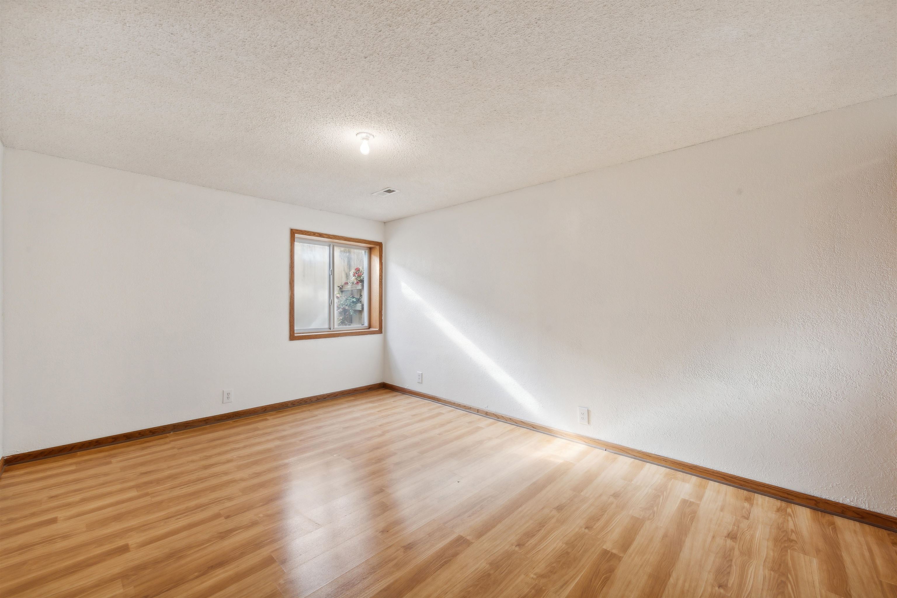 11218 W Carr Ct