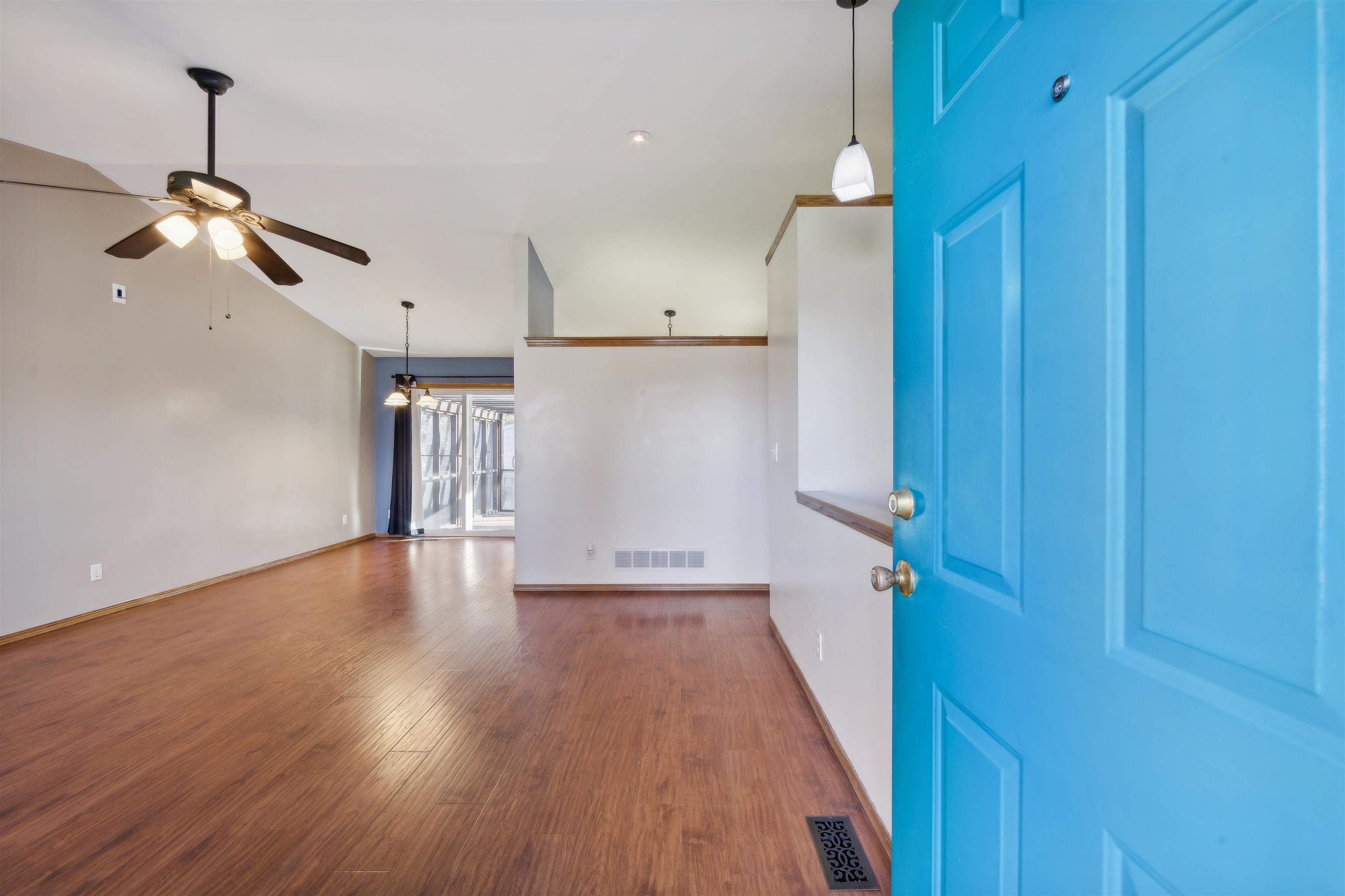 11218 W Carr Ct