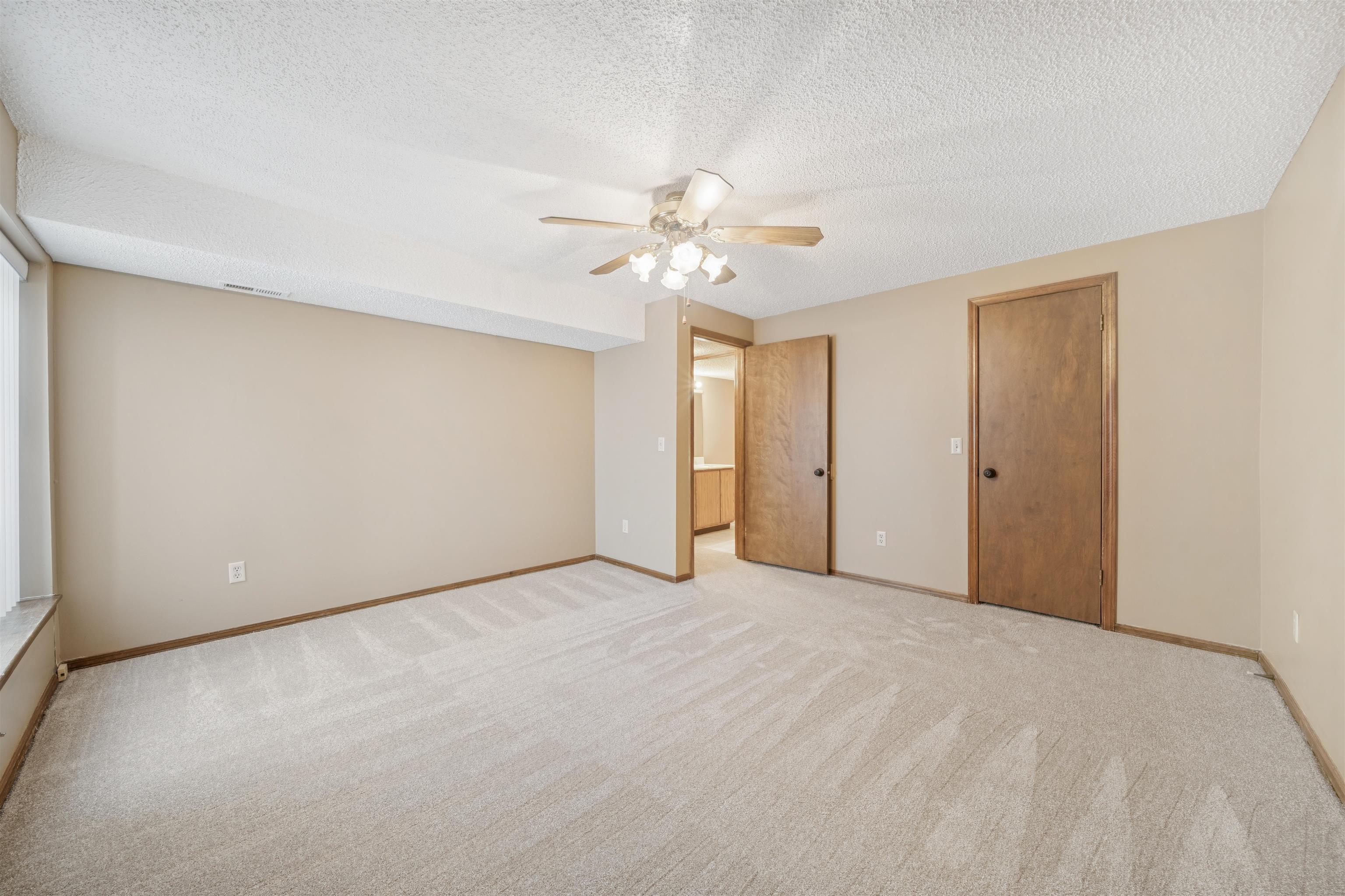 6806 W O'Neil