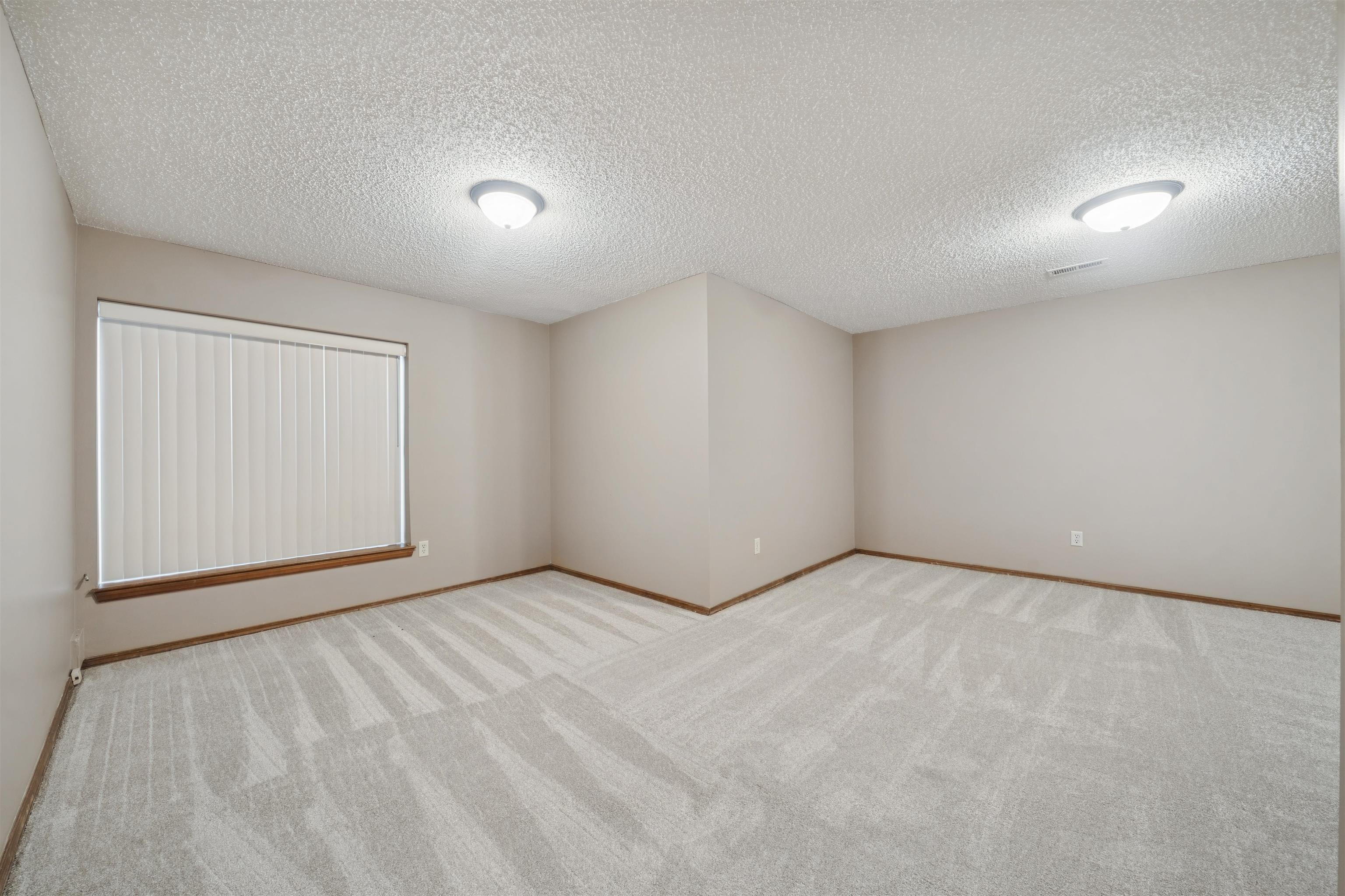 6806 W O'Neil