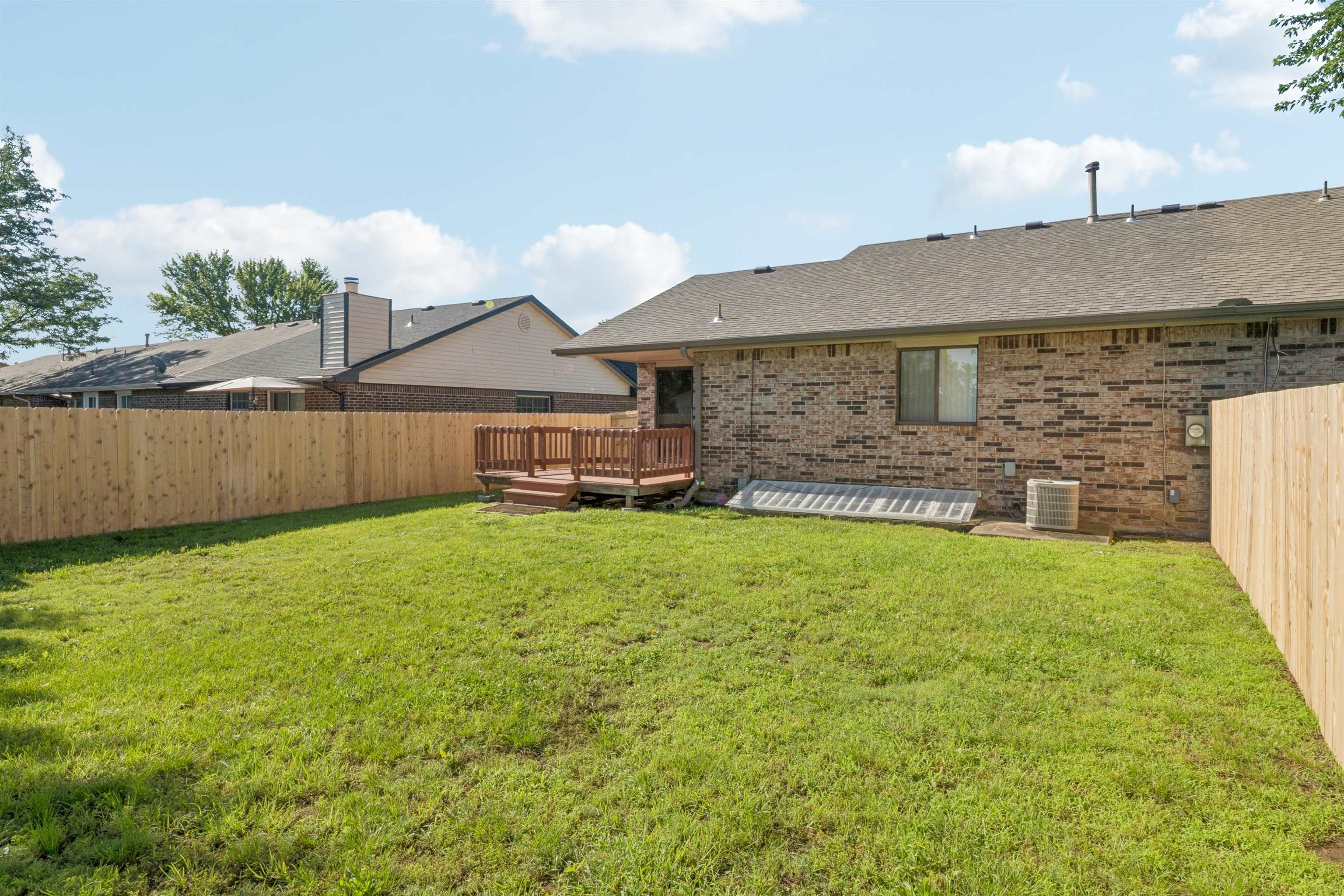 6806 W O'Neil