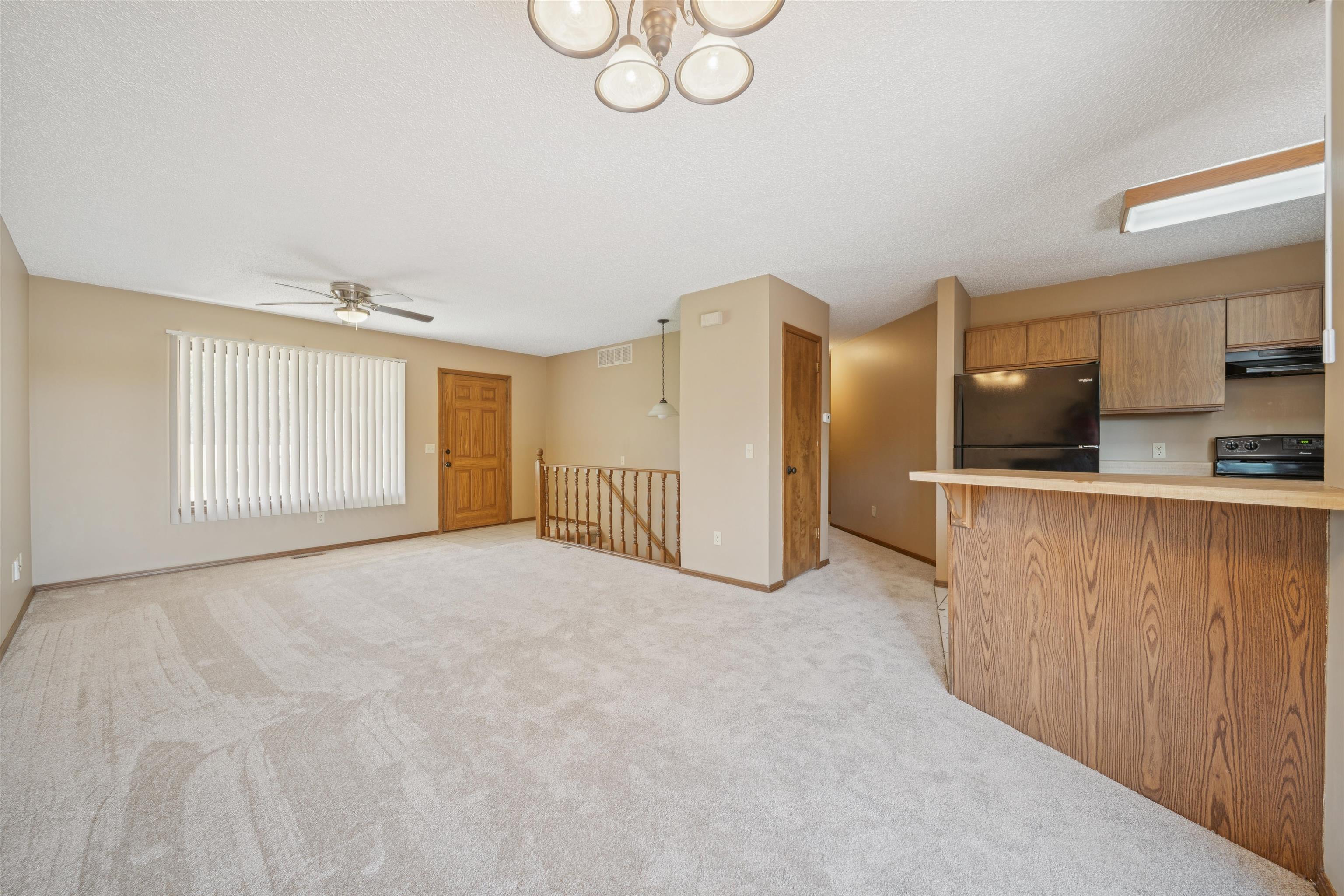 6806 W O'Neil