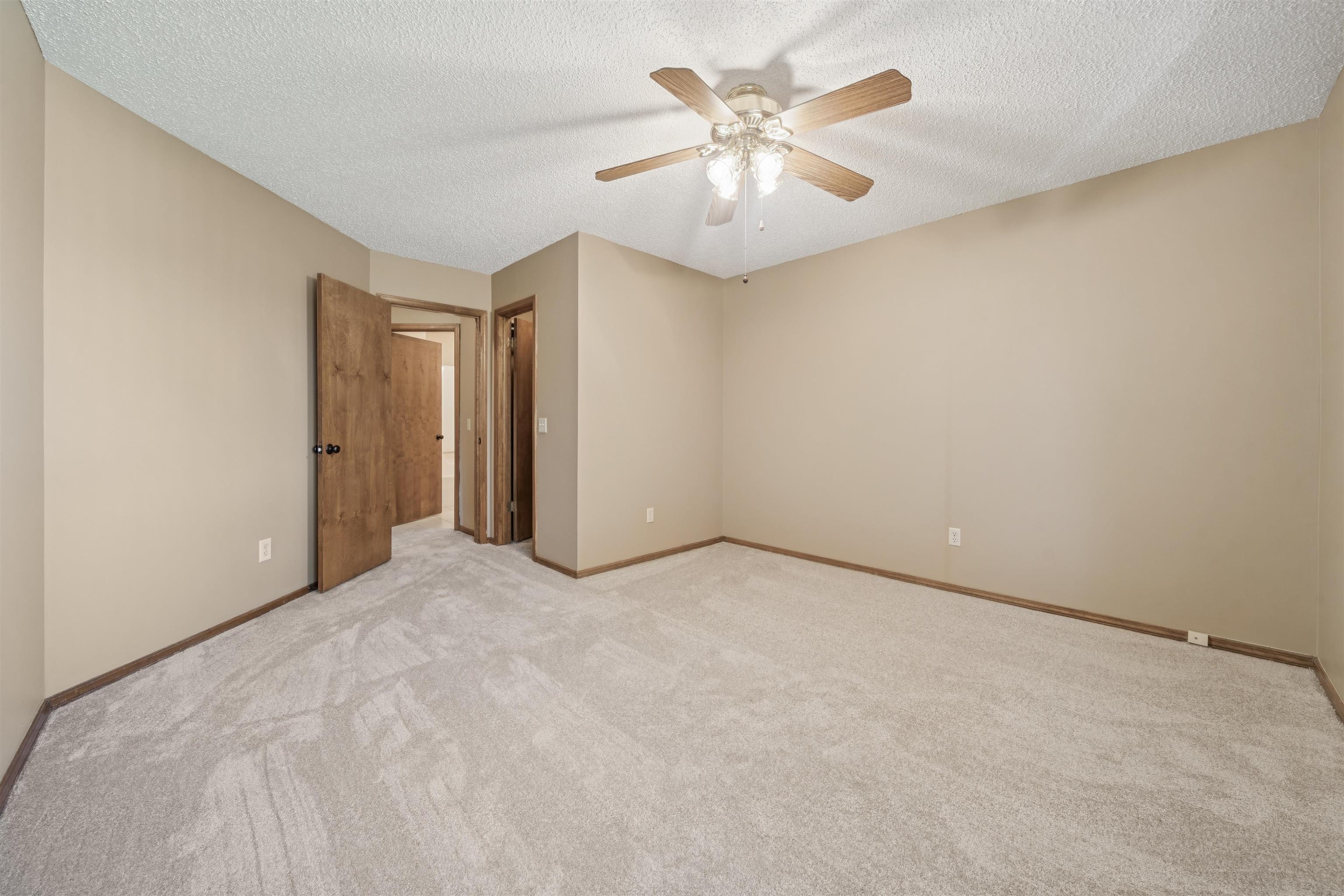 6806 W O'Neil