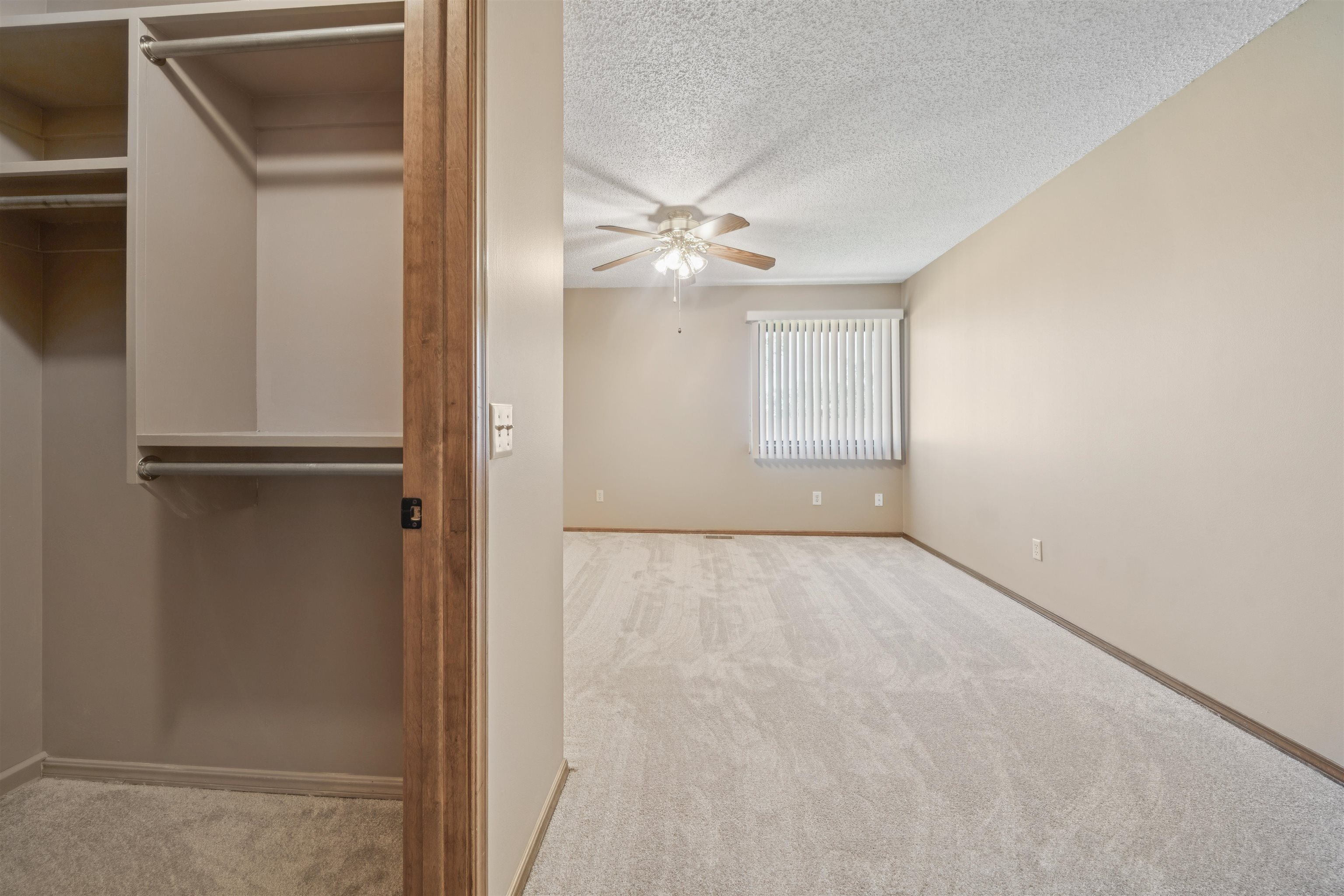 6806 W O'Neil