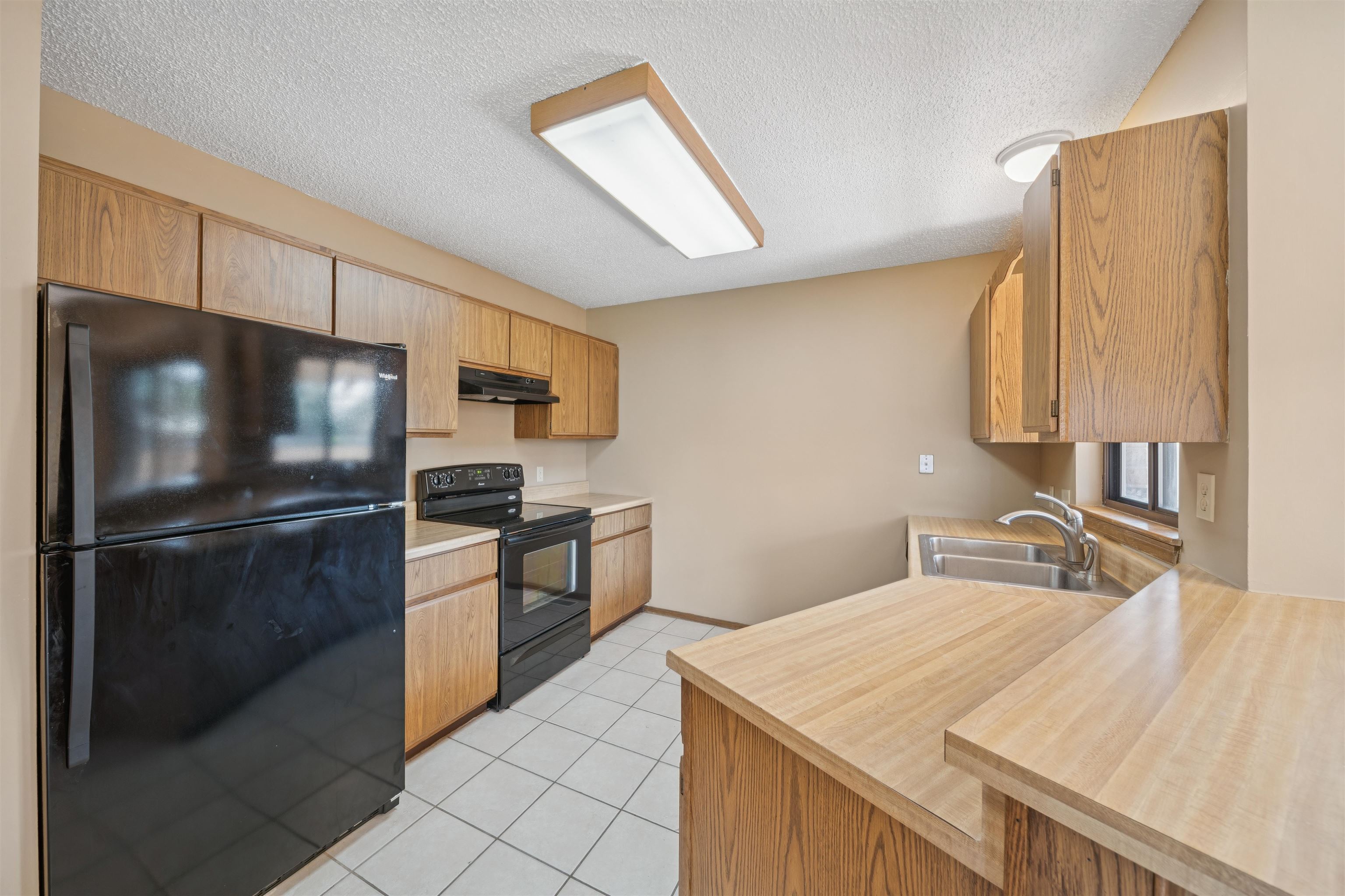 6806 W O'Neil