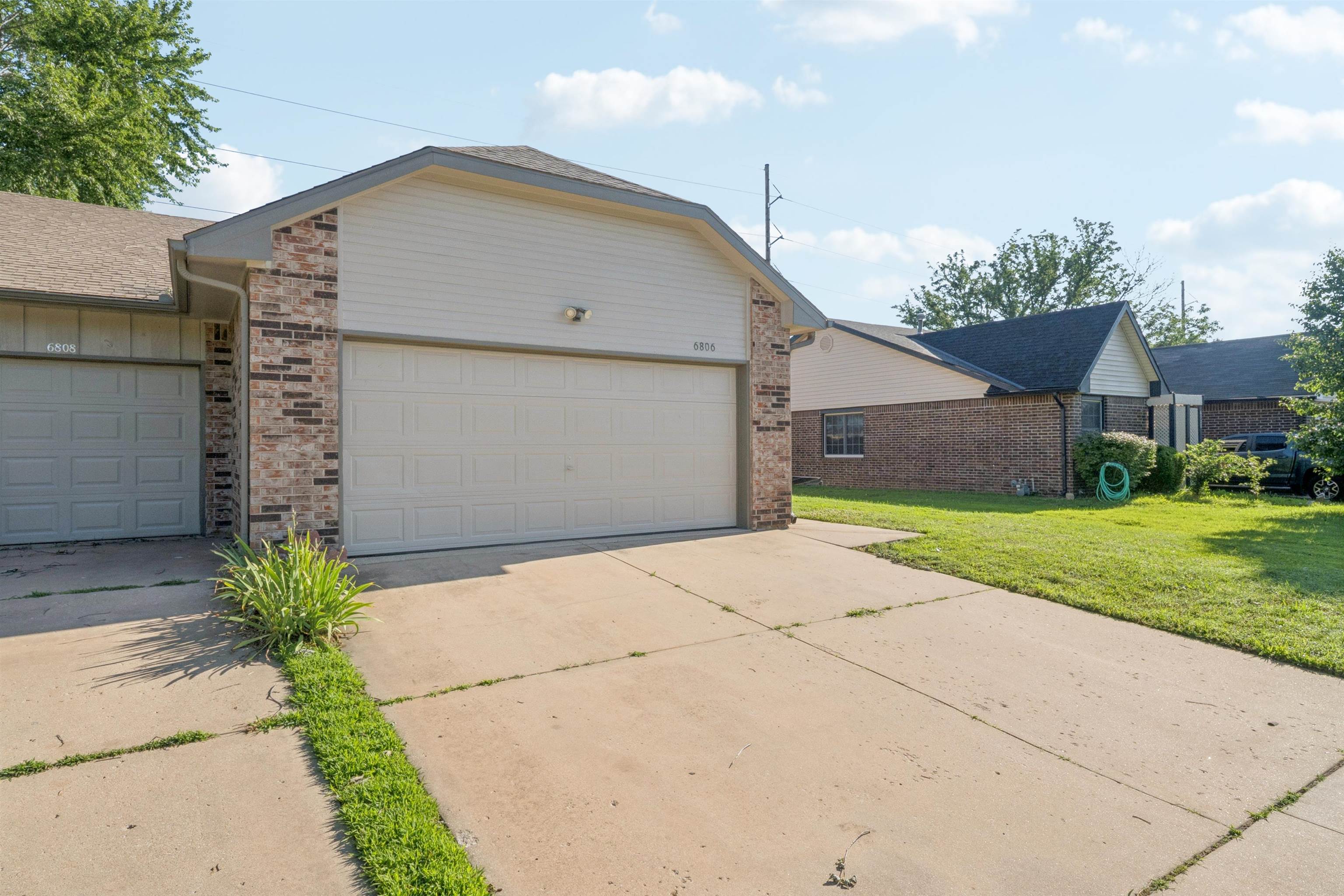 6806 W O'Neil