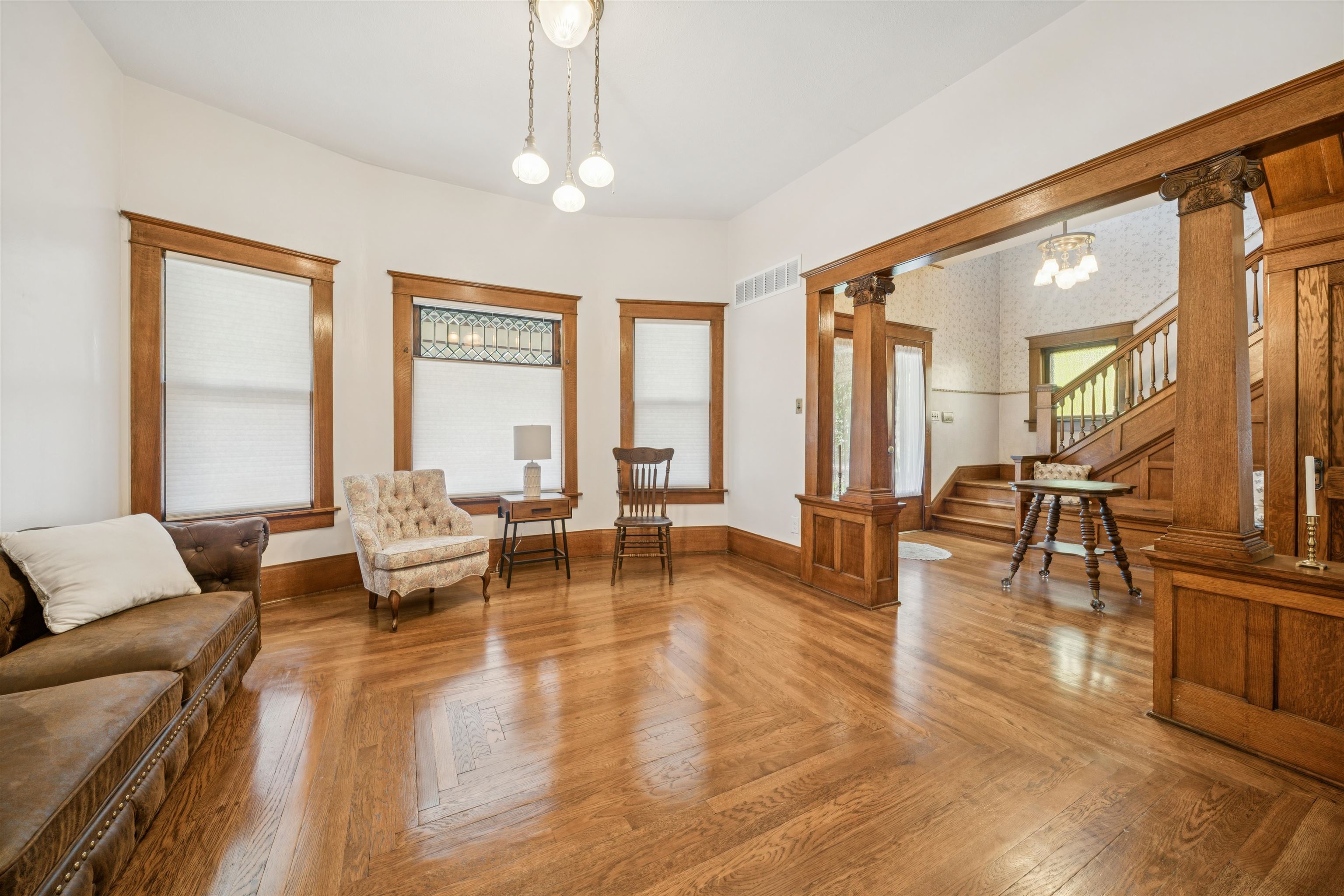 1919 W Douglas Ave