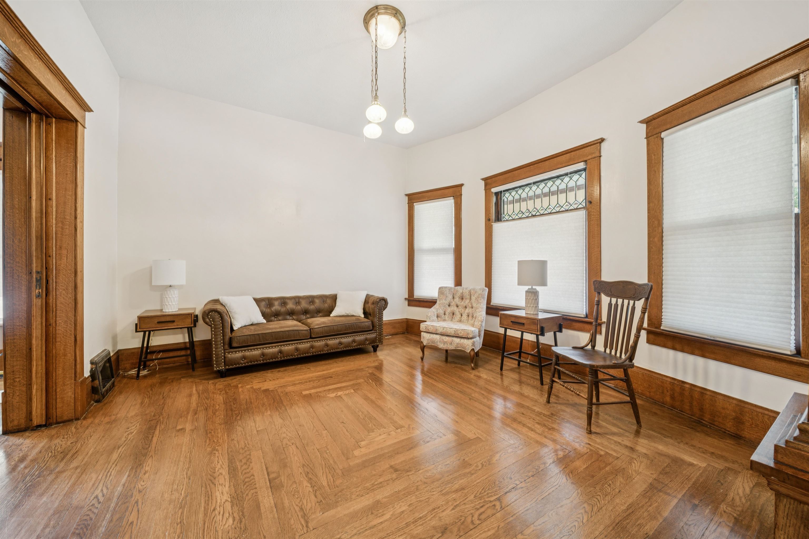 1919 W Douglas Ave